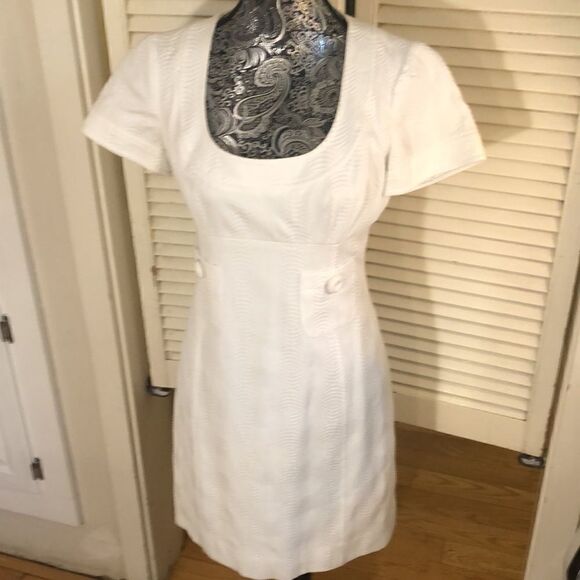 Trina Turk White short sleeve, mini length dress 👗 with pockets - Picture 1 of 13